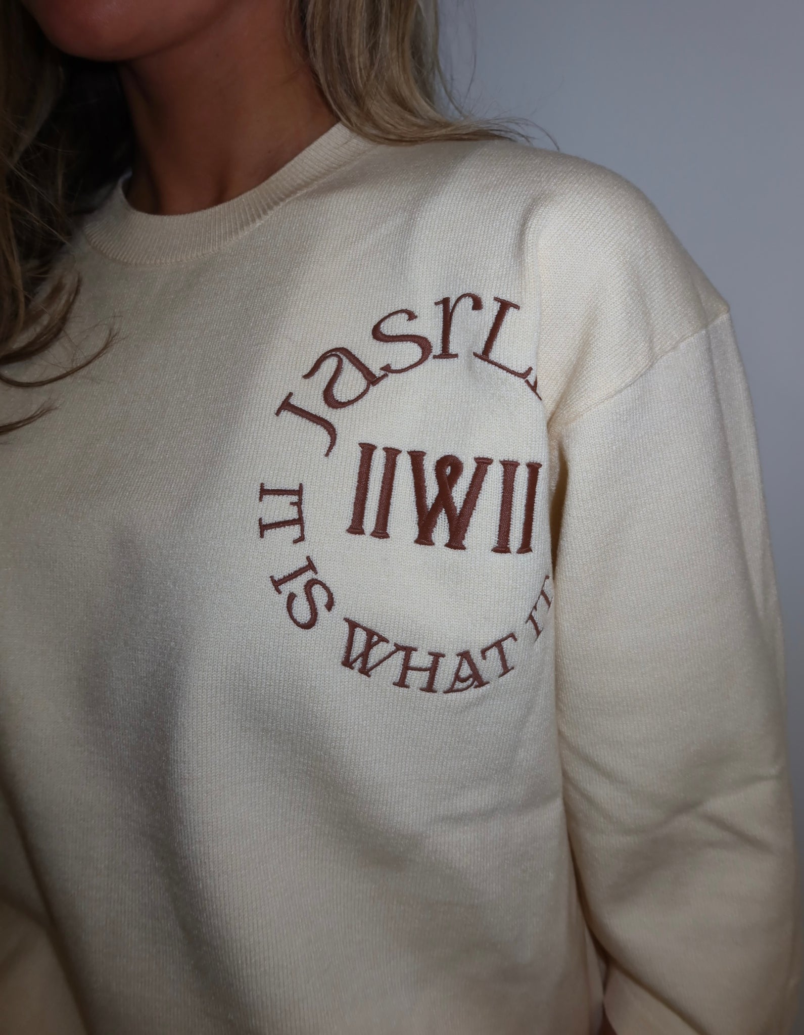 Gigi top logo - Ecru & Latte