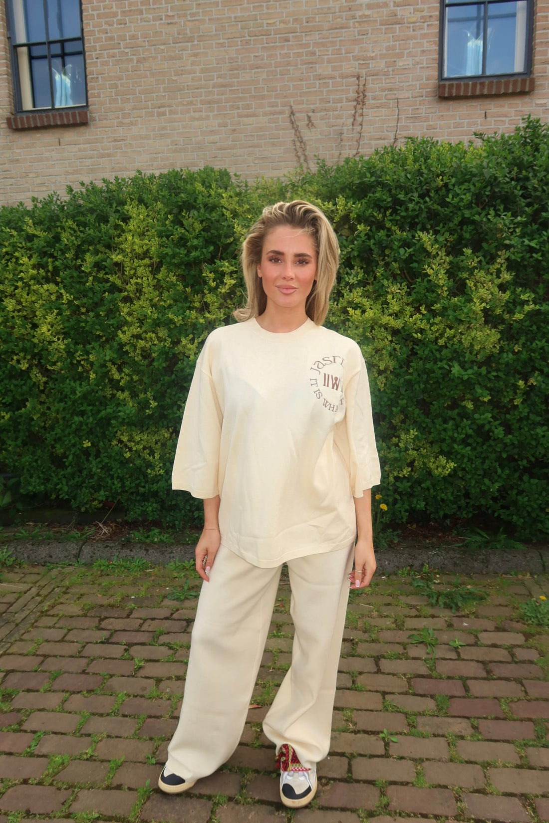 Gigi top logo - Ecru & Latte